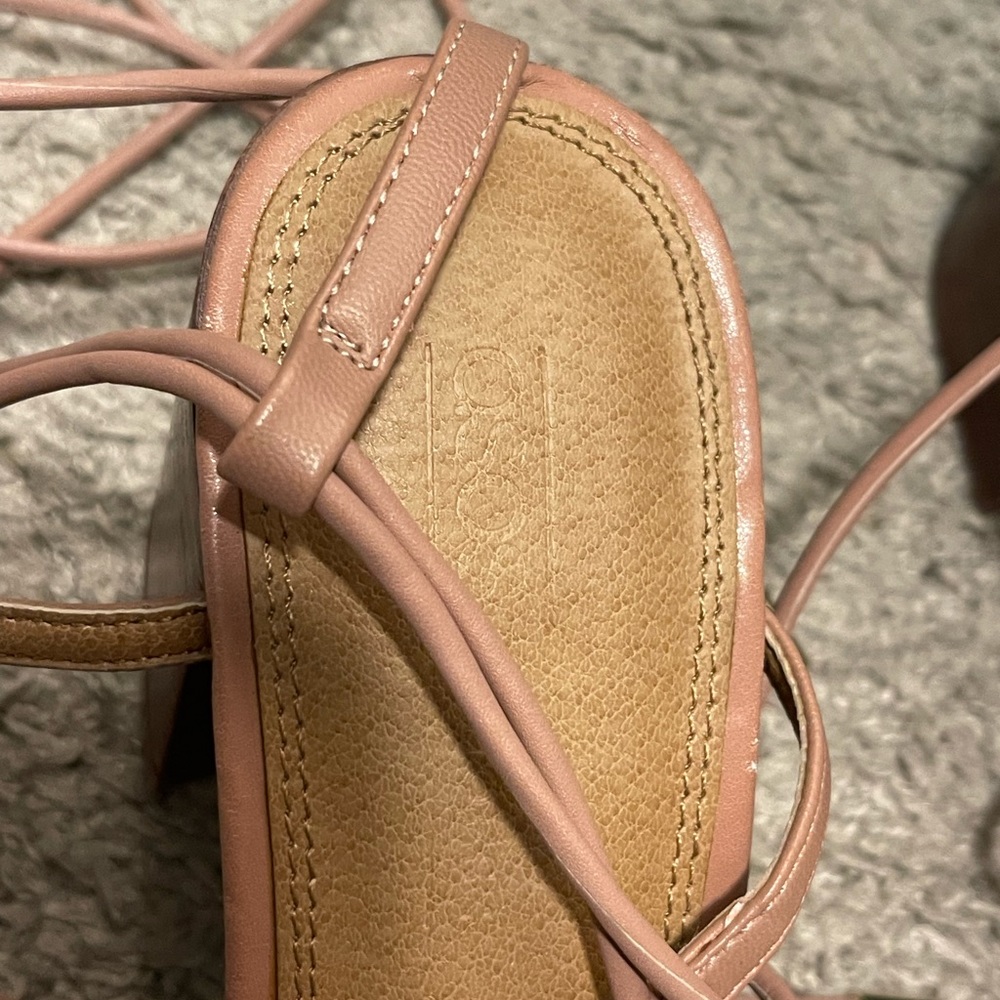 ALDO Mauve Pink Chunky Lace Up Heels Size 8 - Picture 3 of 6